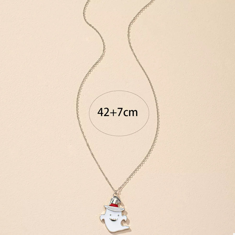 vintage-inspired necklace in white with null