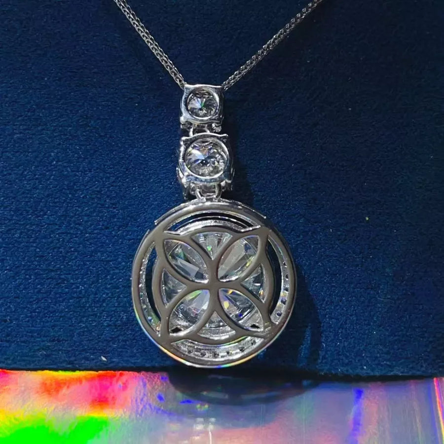 Platinum-Plated,925 sterling silver,Moissanite Carat weight: 11 necklace in Silver with pendant necklace silhouette