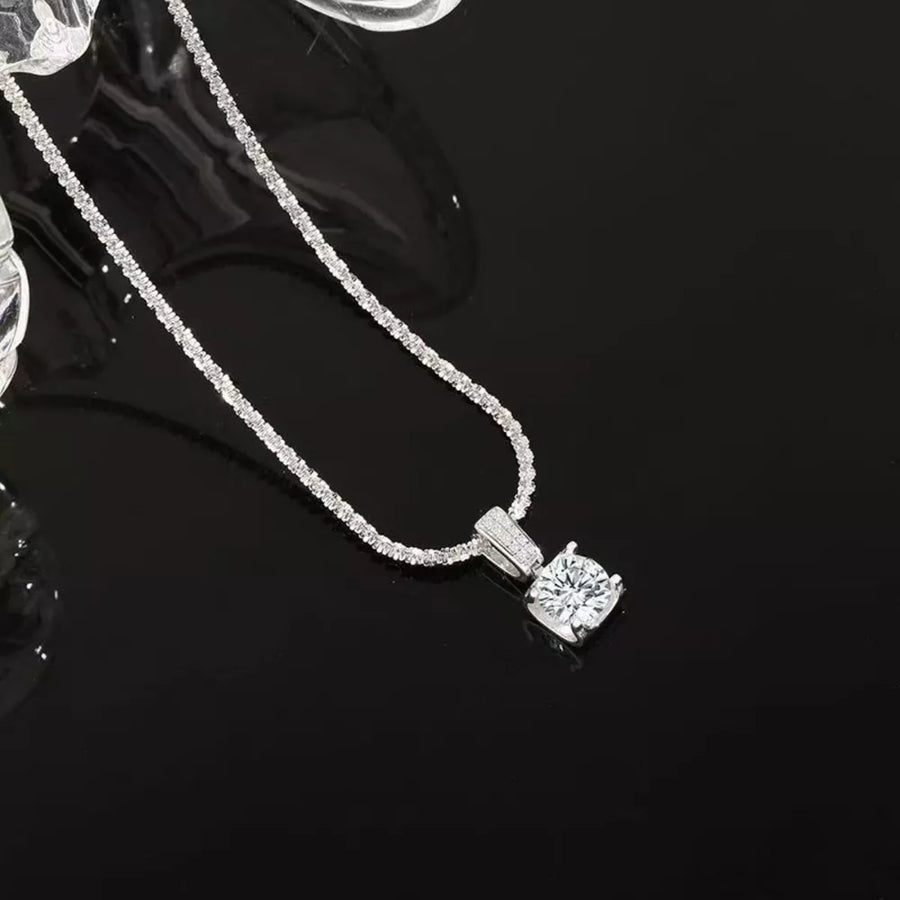 silver necklace with null and clasp