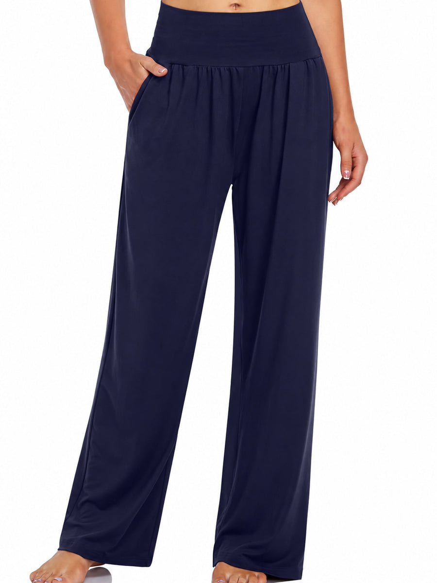 wide-leg pants in black