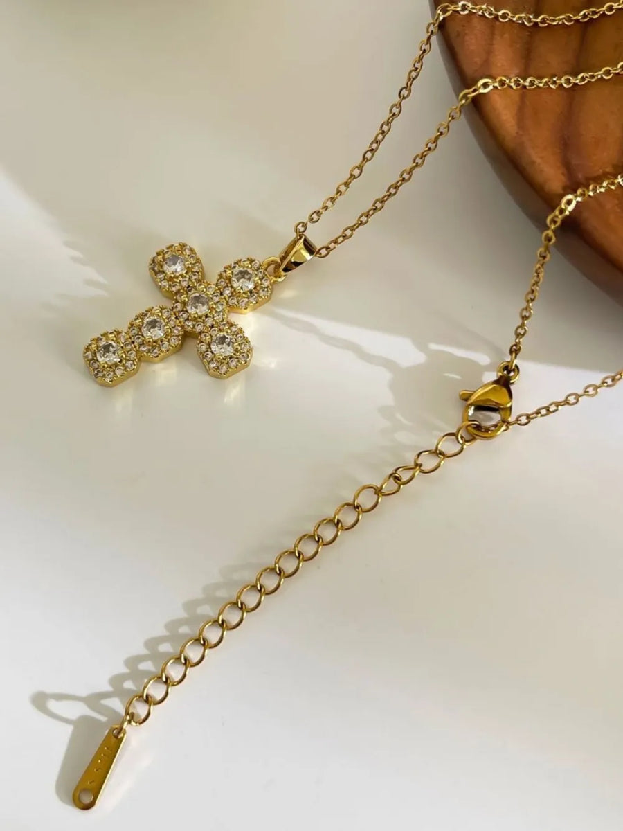 gold necklace with collarbone length and clasp