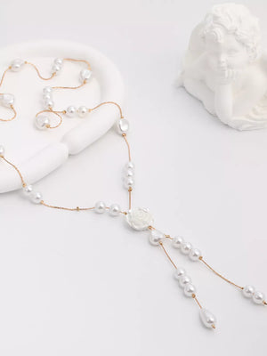 necklace in White with pearl embellishment and long