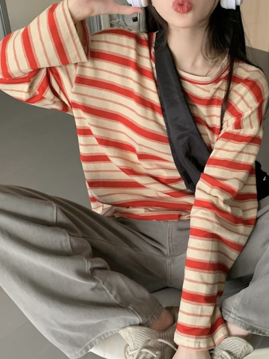 ivory t-shirt with oversized fit and long sleeve