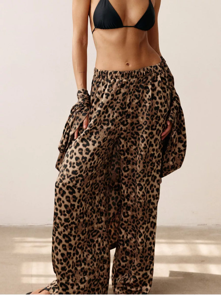100% polyester Care instructions: Machine wash cold lounge set in black with relaxed silhouette