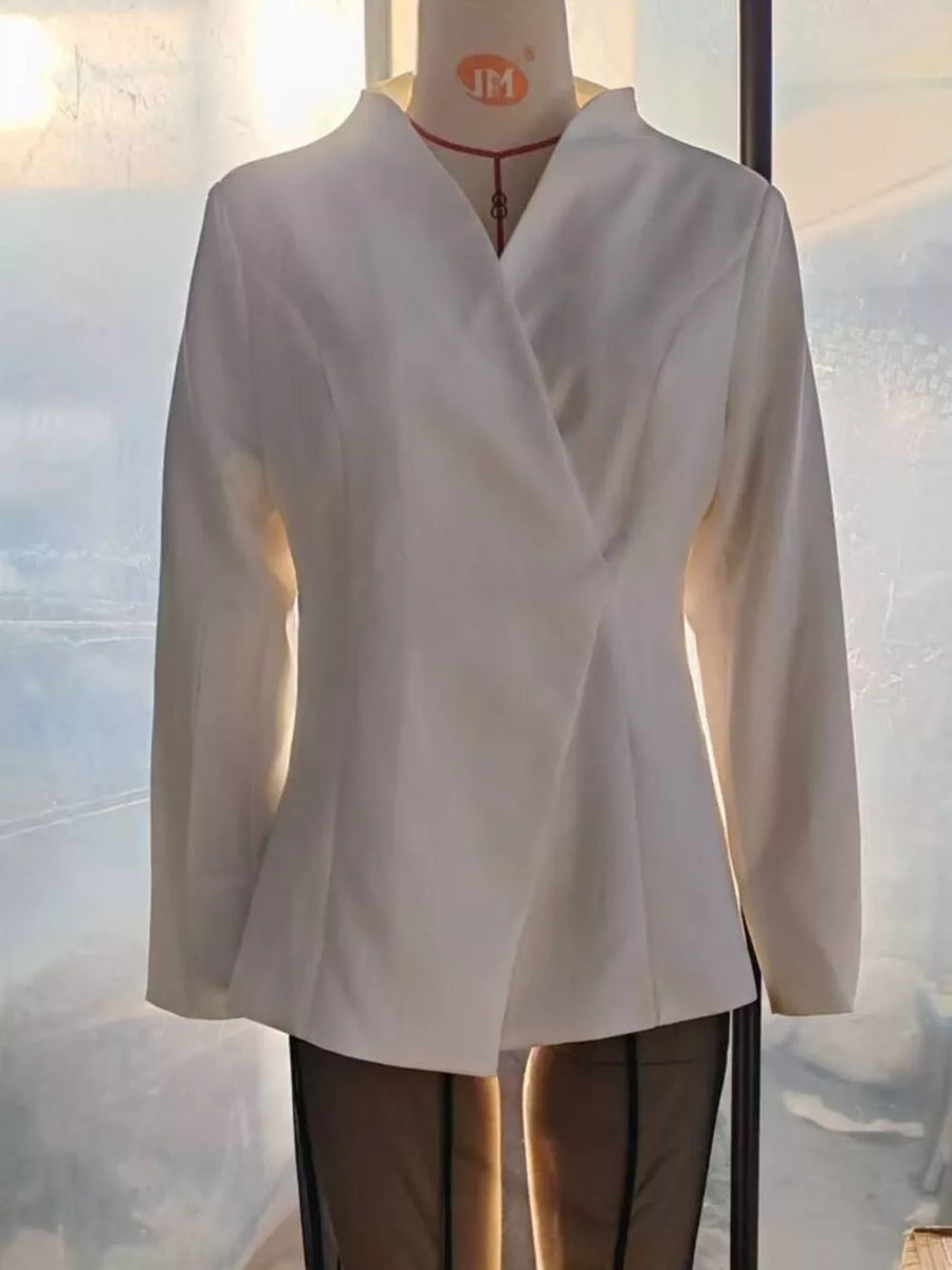 classic blazer in White with collared
