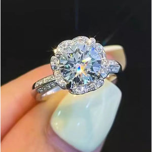 925 sterling silver,Moissanite,1ct Carat weight: 1ct Care instructions: Avoid we ring in Silver with round silhouette