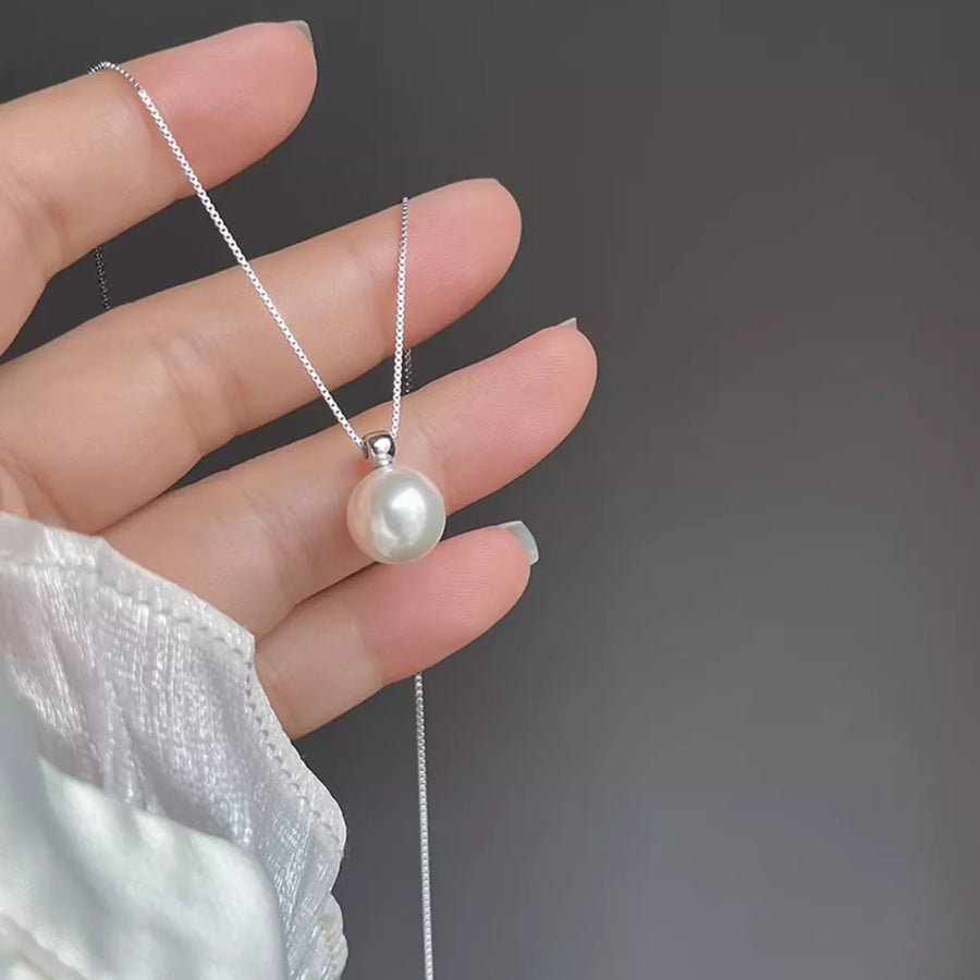 necklace in Silver with layered and collar-length