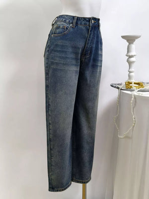95% polyester, 5% elastane Care instructions: Machine wash cold straight jeans in Dark with straight silhouette