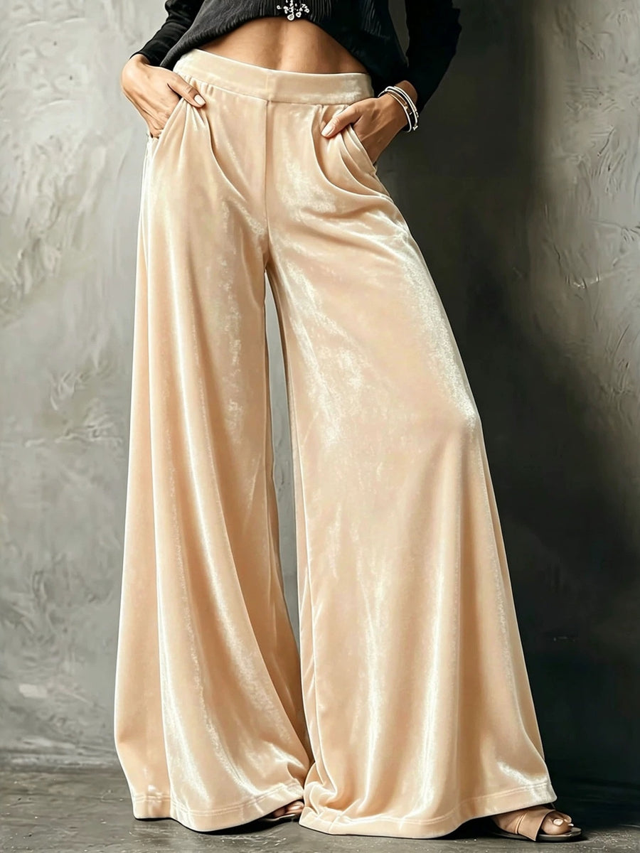 wide-leg pants in Black