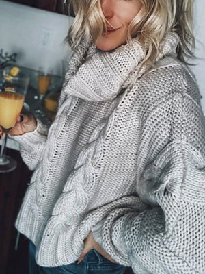 Grey turtleneck sweater with stretchy and long sleeve
