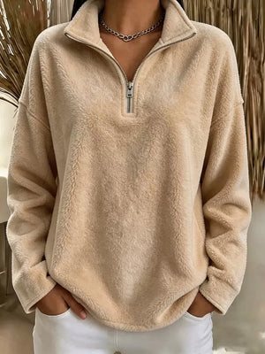 sweatshirt in light beige featuring plus-size and relaxed fit