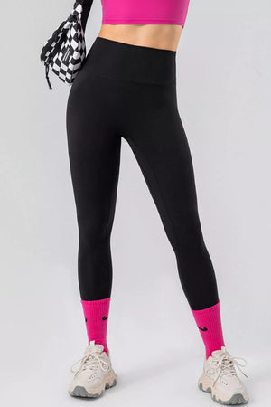 leggings in Black with high-waisted and full-length