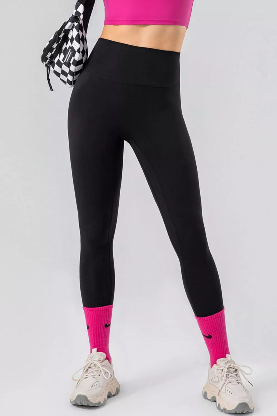 leggings in Black with high-waisted and full-length