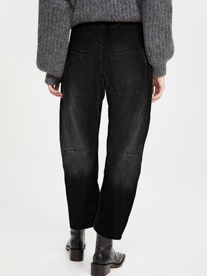 Wide-Leg Jeans With Patch Pockets in Black with pocketed
