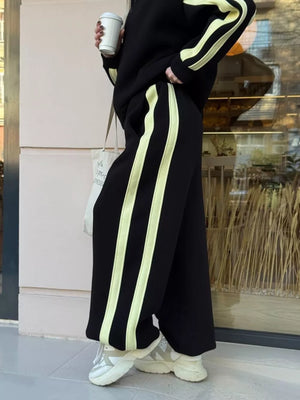 lounge set in Green with contrast stitching and hip-length, full-length