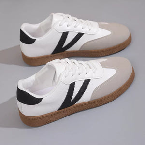 Round Toe Lace Up Sneakers in Black