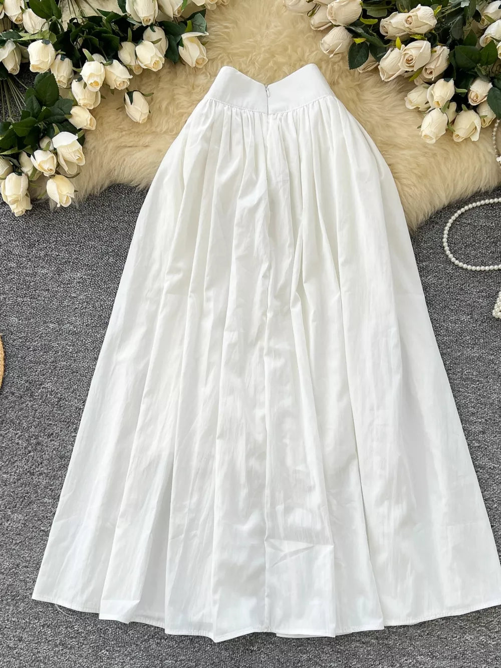White gathered waist high-waisted a-line skirt with pockets, casual basic style.