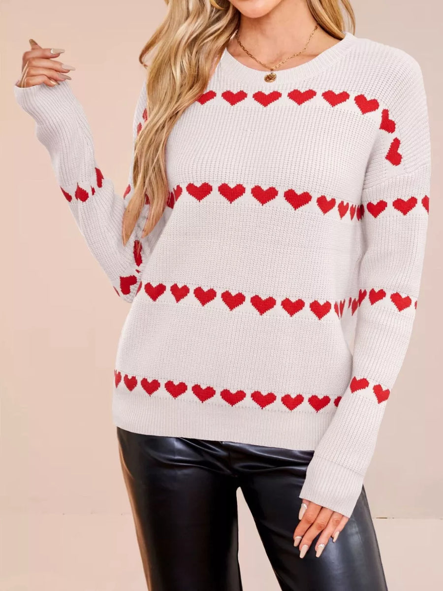 pullover sweater in Black with heart and ribbed cuffs