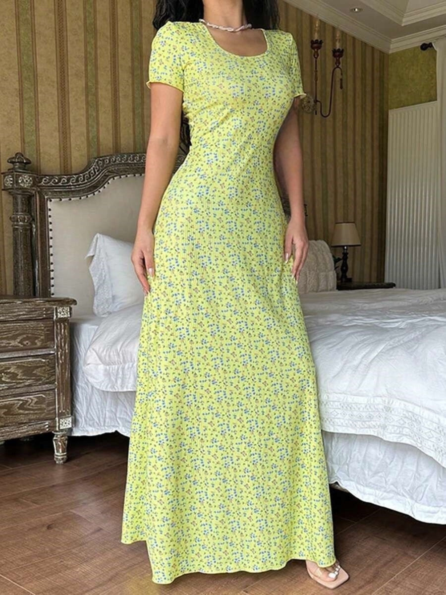 maxi dress featuring ditsy floral in Dark Blue with 100% polyester Care instructions: Machine wash cold texture
