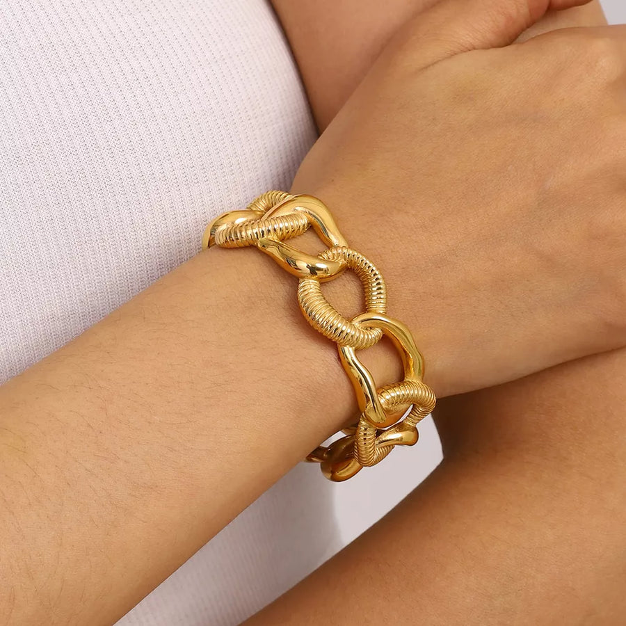 gold with bracelet with chain link design