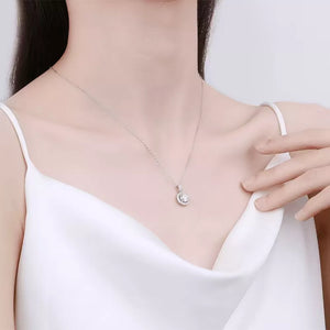 925 sterling silver,Moissanite Carat weight: 1ct Care instructions: Avoid wearin necklace in clear with straight silhouette