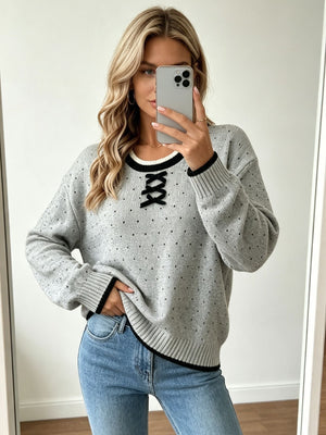 Gray pullover sweater with stretch and long sleeve