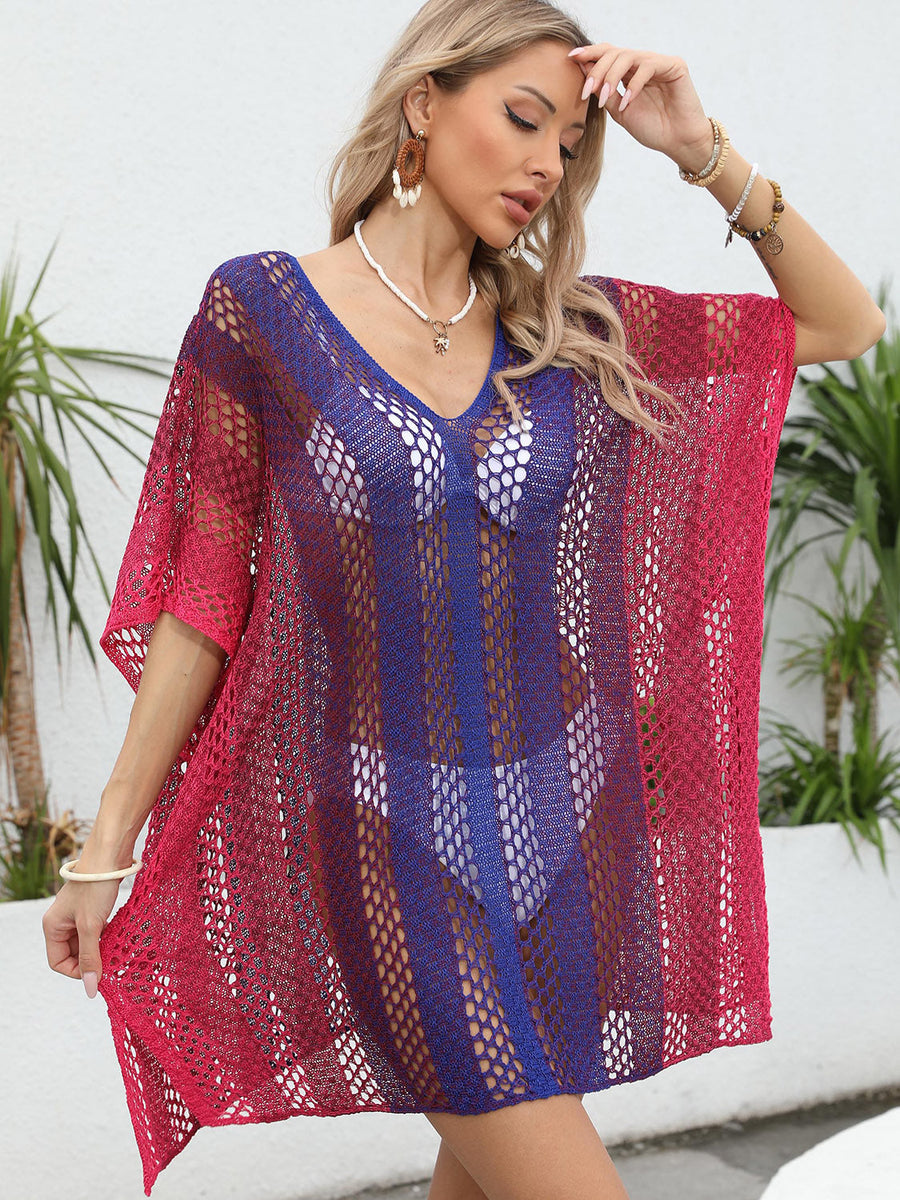 Ombre crochet kaftan cover-up with V-neck and short sleeves in red-violet and dark blue.