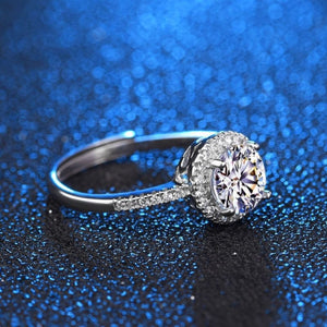 925 sterling silver,Moissanite Carat weight: 1CT Care instructions: Avoid wearin ring in Silver with fitted silhouette