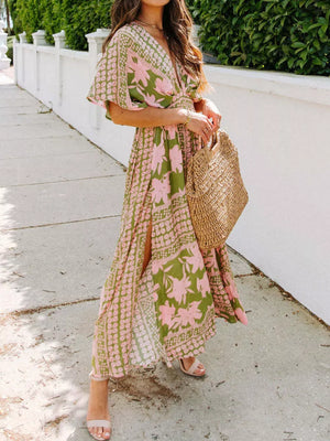 Yellow maxi dress with maxi and pullover