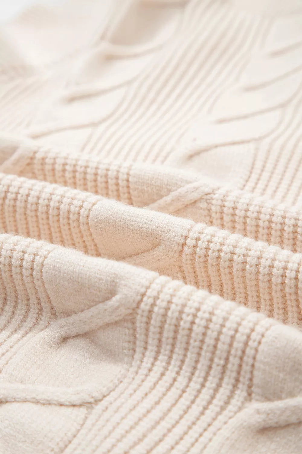 Scarlet turtleneck sweater with ruffled and short sleeve