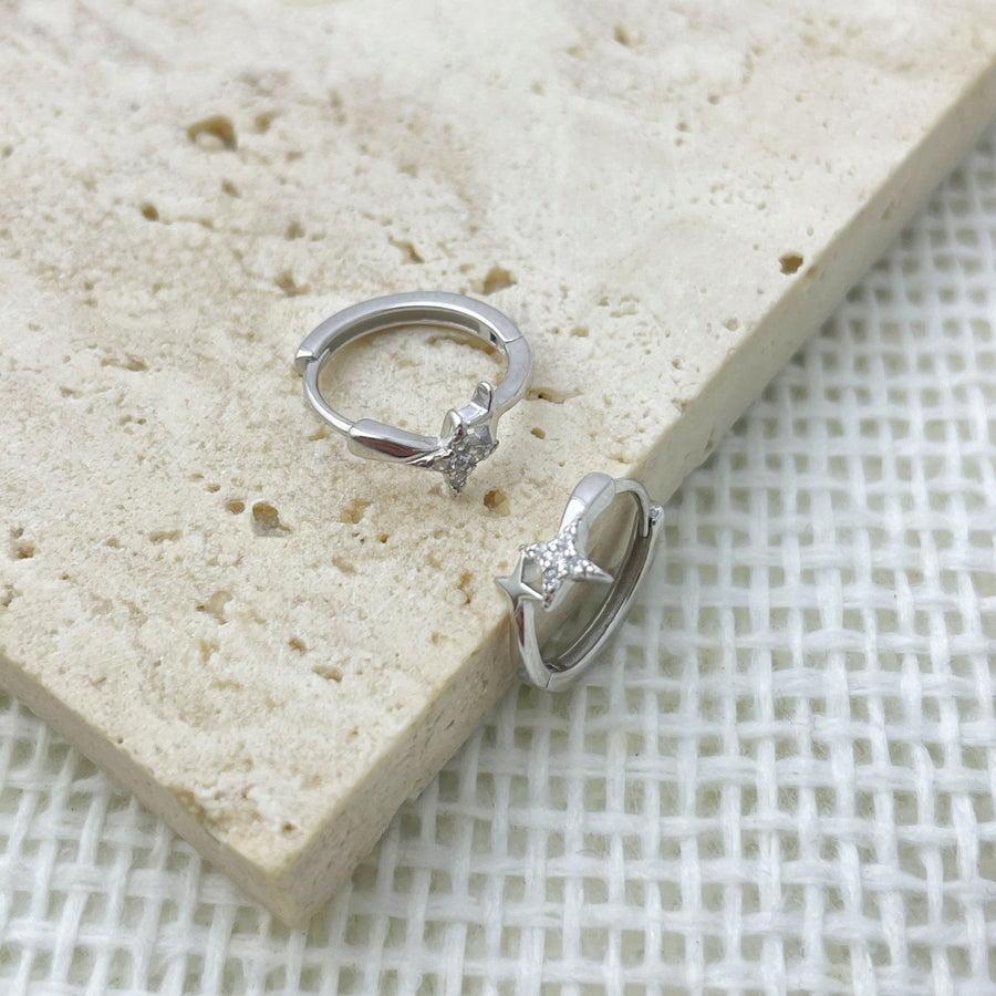 Silver earrings with mini and hinged clasp