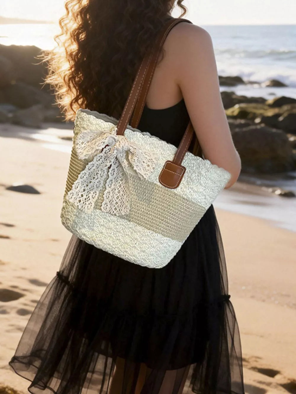 Cream White Lace Trimmed Straw Shoulder Bag