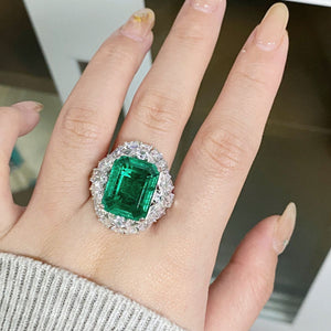 emerald green ring