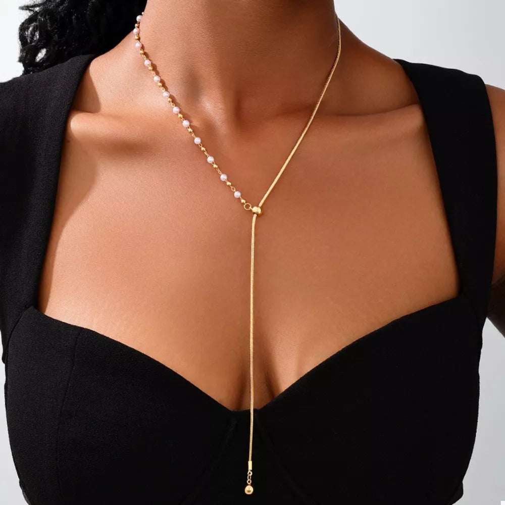 necklace in gold featuring Y-drop design and Y-drop fit