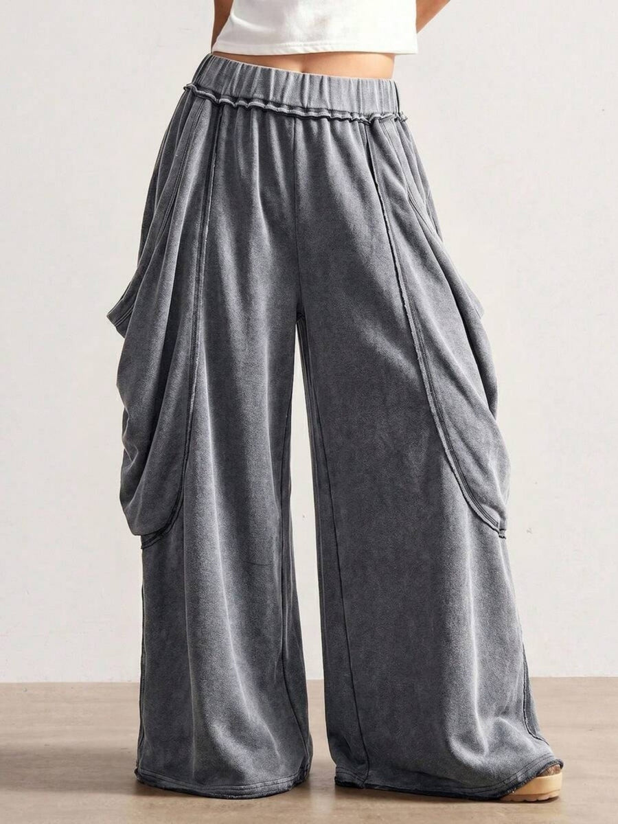 cargo pants in denim blue with pocketed and full-length