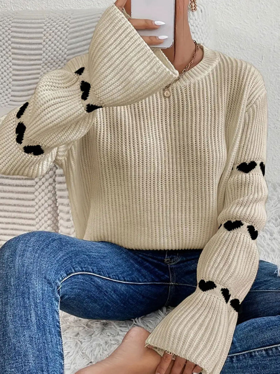 White relaxed pullover sweater with crew neck