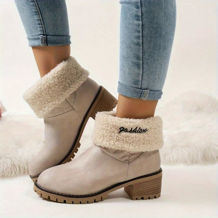 boots in brown with round toe and ankle-length