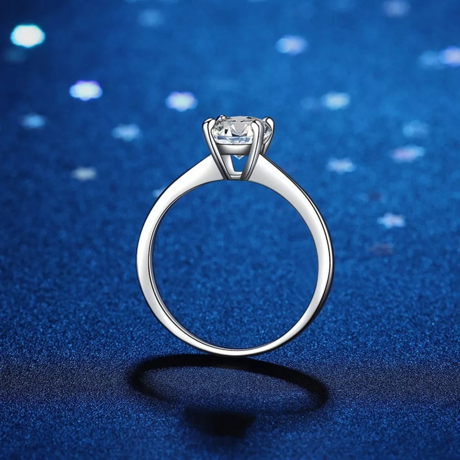925 sterling silver,Moissanite Carat weight: 1ct Care instructions: Avoid wearin ring in Silver with solitaire silhouette