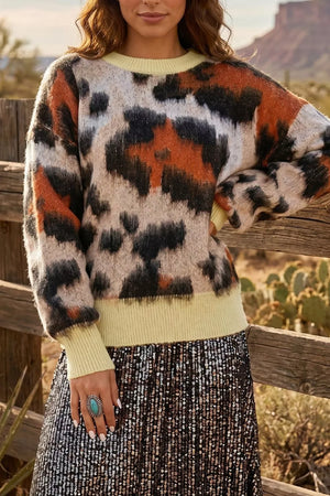 black pullover sweater with leopard-print and round neck