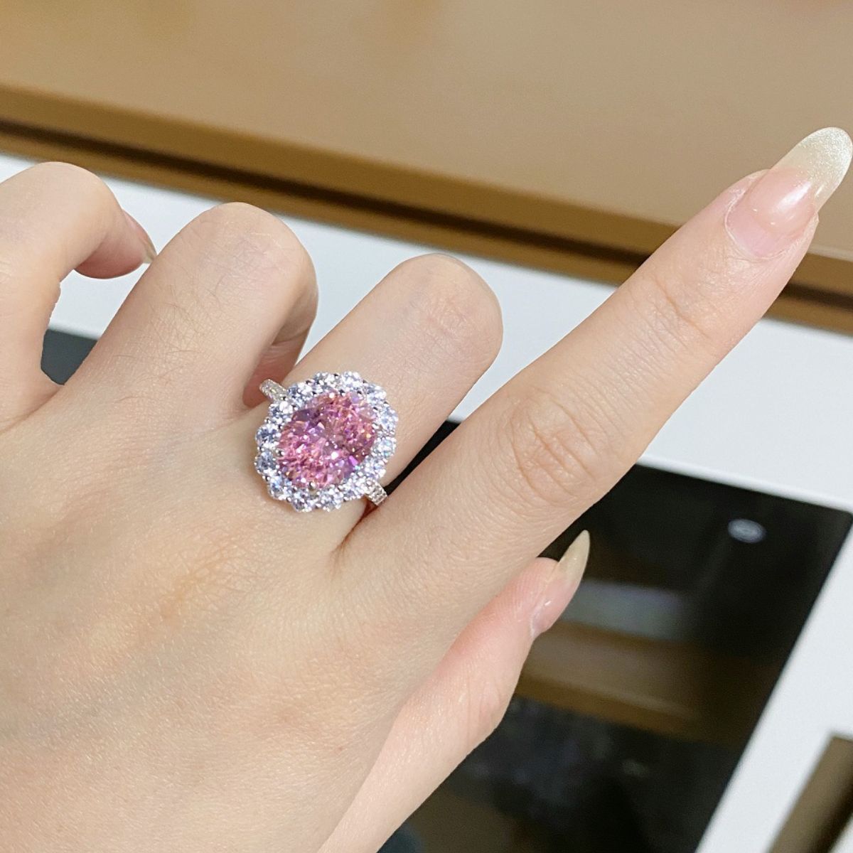 925 Sterling Silver Zircon Round Ring in pink with oval cut