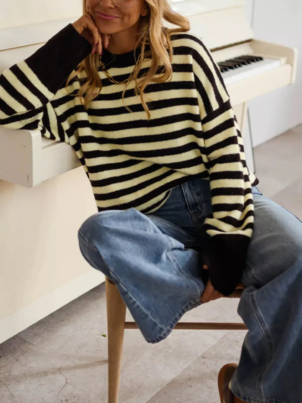 pullover sweater in Green And White Apricot with striped and ribbed cuffs