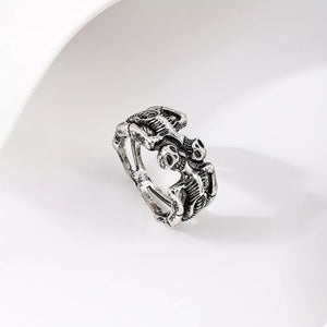 ring featuring skull in Silver with 18K Gold-Plated, Alloy, Silver-plated Care instructions: Avoid wearing during ex texture