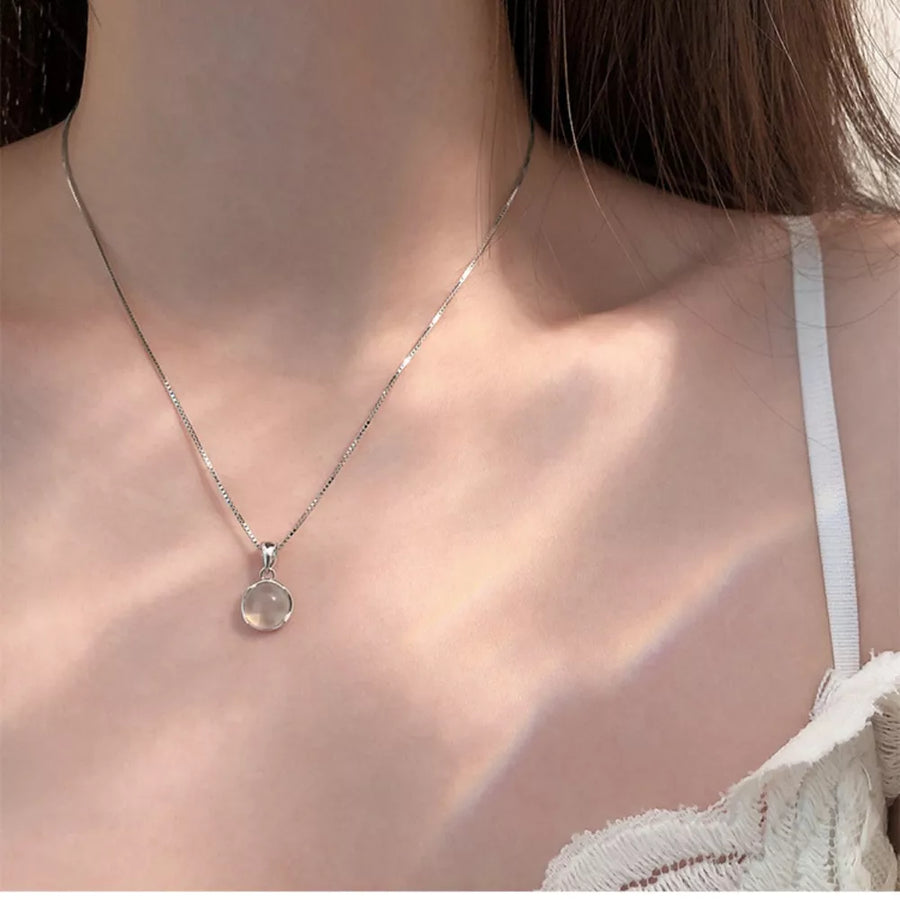 925 sterling silver,Cat' necklace in light pink with round silhouette