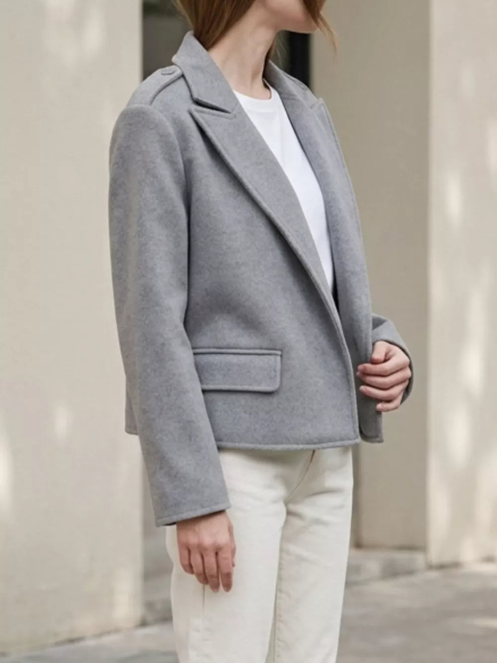Lapel Collar Cropped Blazer in Gray with pocketed