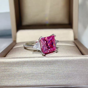 Platinum-Plated,925 sterling silver,Moissanite Carat weight: 5ct Care instructio ring in silver with straight silhouette