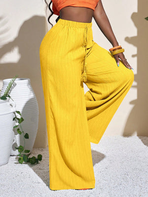 White wide-leg pants with full-length and drawstring, elastic