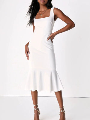 midi dress in Black with ruffled and midi