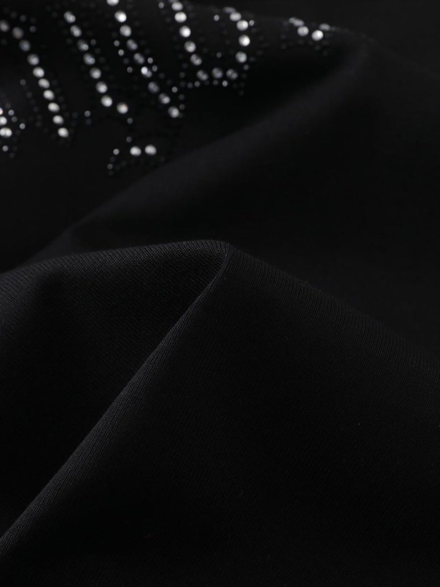 black t-shirt with hip-length and pullover