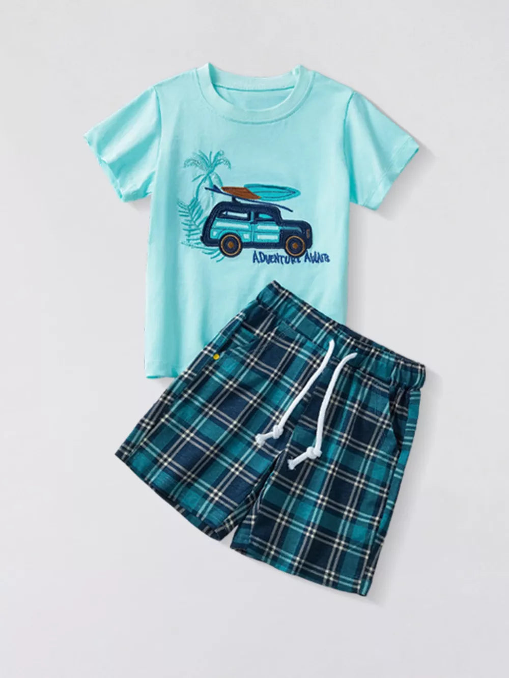 T-shirt and shorts set in blue plaid with graphic print.