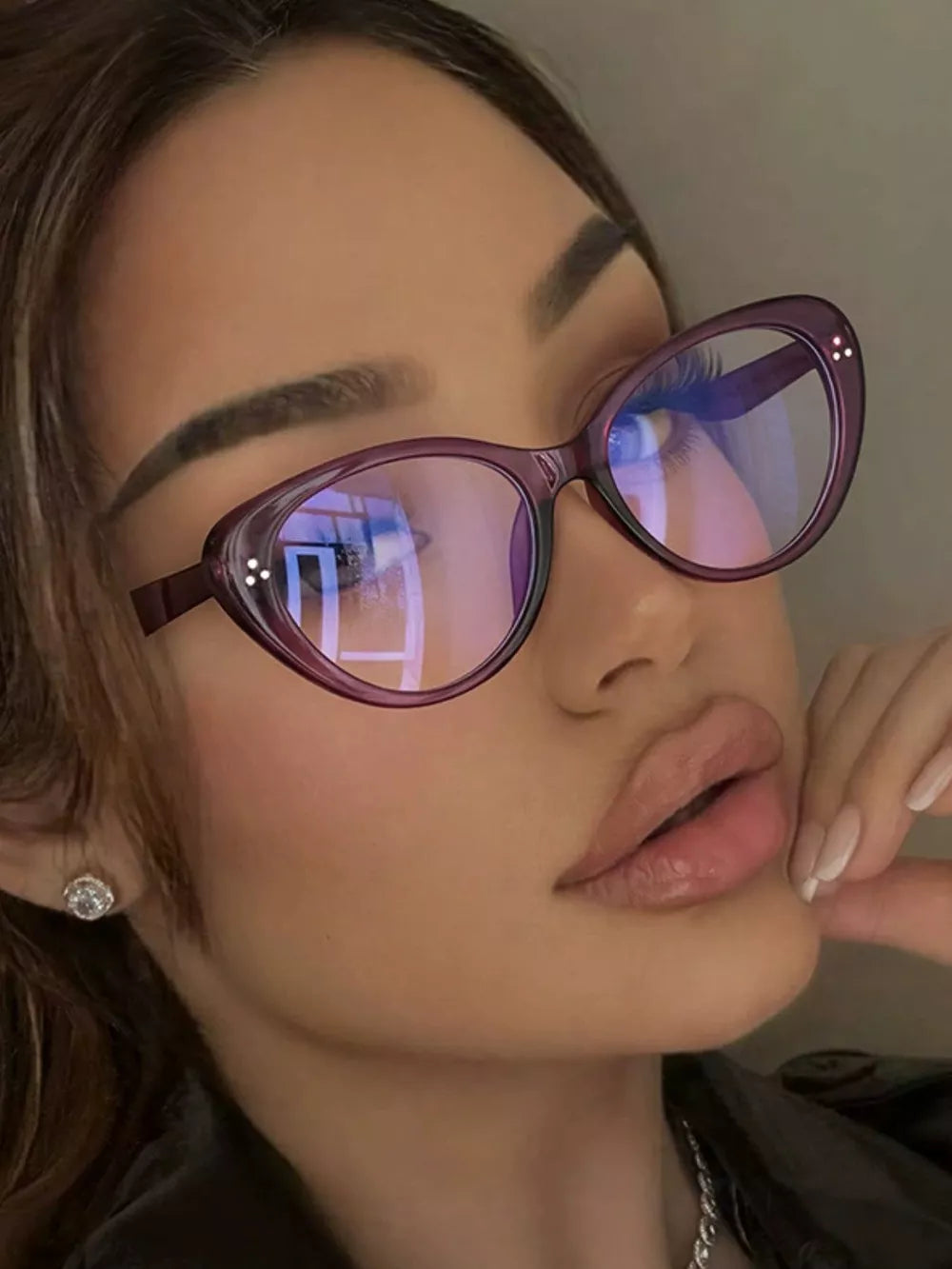 Retro-inspired Cat-eye Sunglasses in Black with UV400 protection